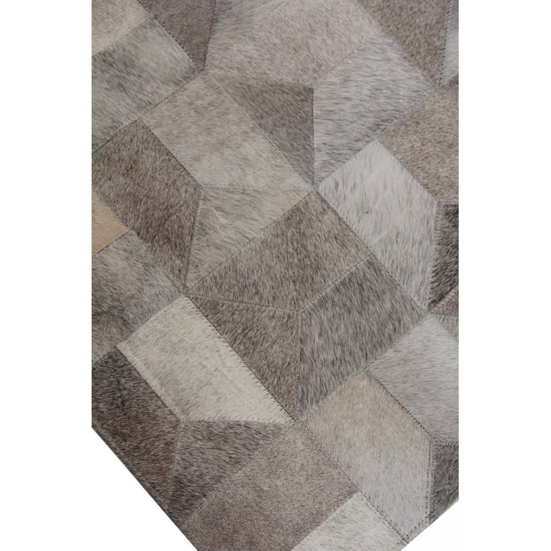 Natural Hide Cowhide Geometric Area Rug in Gray/Brown/Dark Gray, Rectangle 5' x 8'