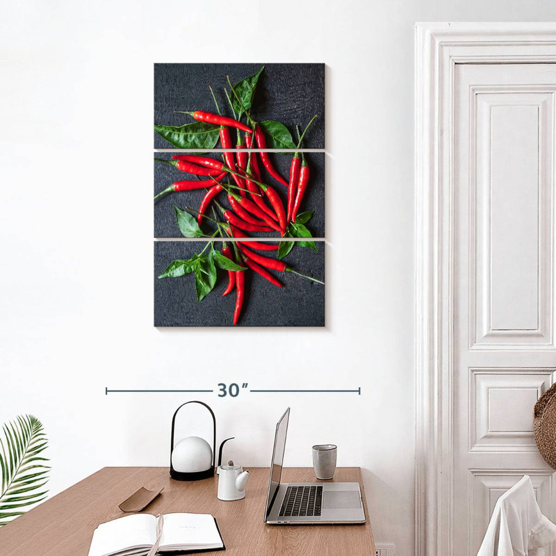 Piments rouges frais, H 32 po x l 20 po