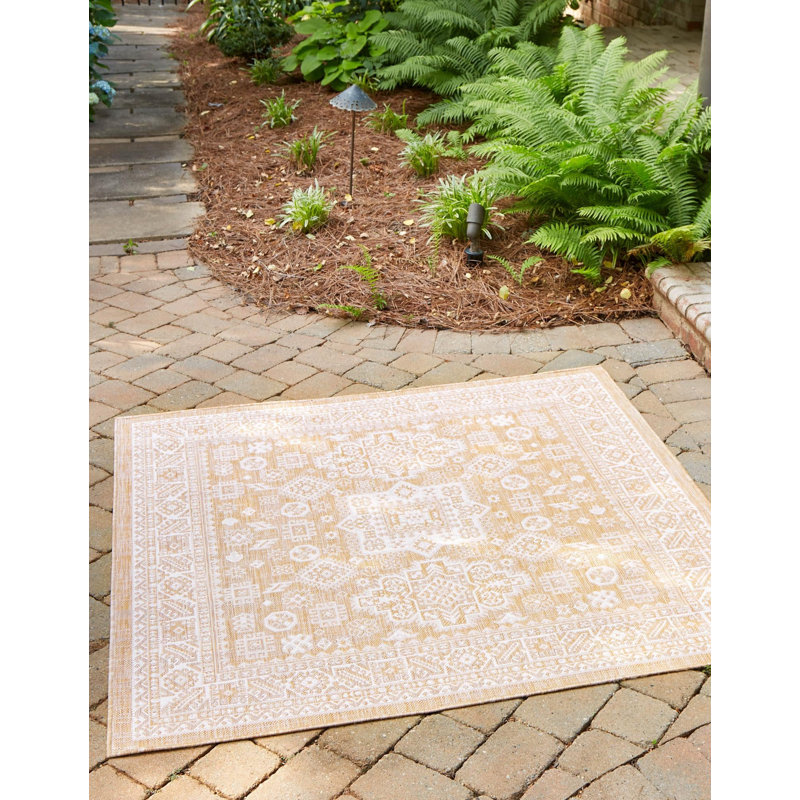 Danera Oriental Indoor / Outdoor Rug, Square 5'3"