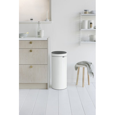 Poubelle à couvercle tactile 8 gallons Brabantia