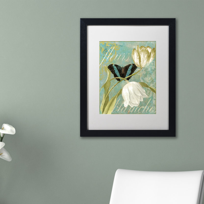 «Jadaya White Tulips» par Color Bakery, impression encadrée, Blanc, H 14 po x l 11 po x P 0,5 po, Toile avec cadre brun