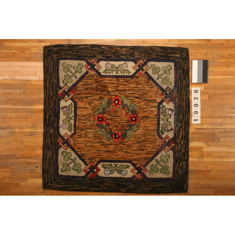 Small Scatter Size American Hooked Wool 1930s Antique Rug