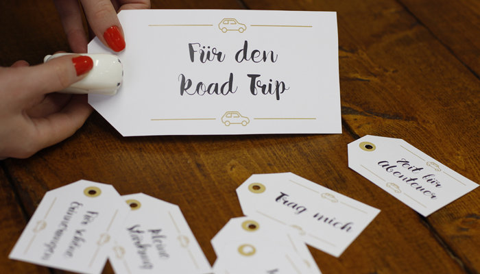 Geschenkkörbchen für einen Roadtrip mit kostenlosen Anhängern zum selbermachen, beim Lochen