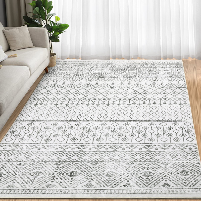Leeyah Washable Floral Indoor Rug, Rectangle 5' x 7'