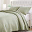 Ensemble de courtepointe 3 pièces très grand Greenland Home Fashions Vineyard Sage 105 x 95 + 20 x 36 (2)-1368000042-1381601105