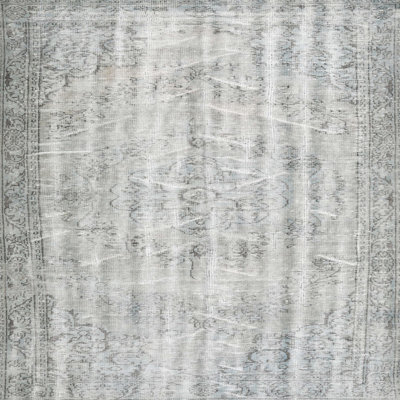 Shumake Wool Oriental Indoor Rug