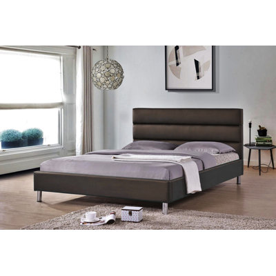 Lit partiellement rembourré avec matelas