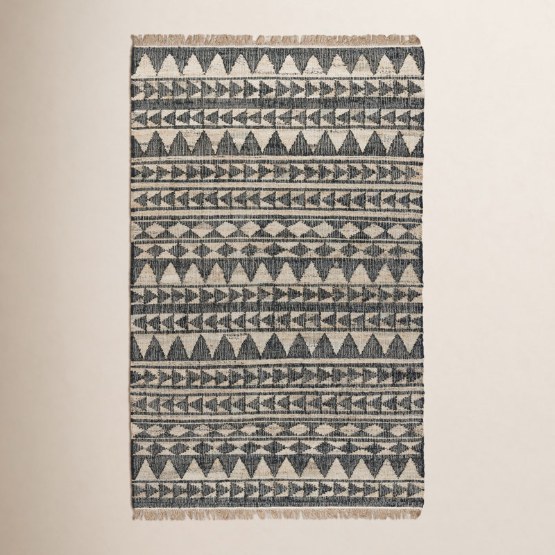 Camille Geometric Area Rug in Black/Beige, Rectangle 2' x 3'