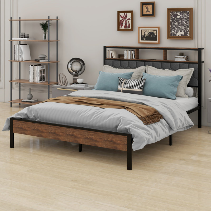 Table de chevet avec lit doux, Grand lit