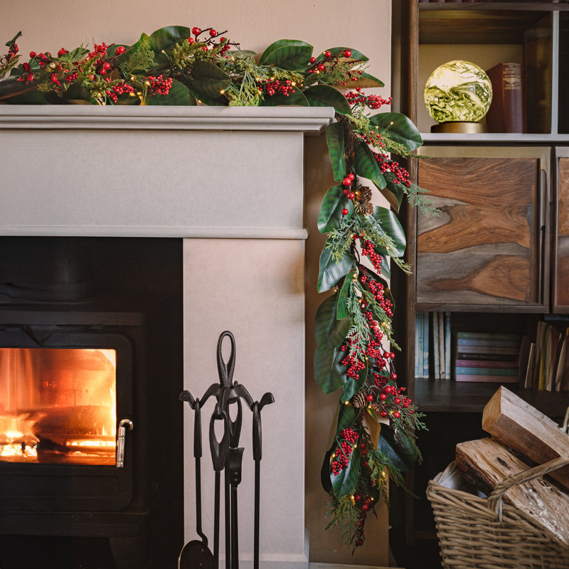 MAGNOLIA BERRY - 6ft Garland with 100 Warm White Lights