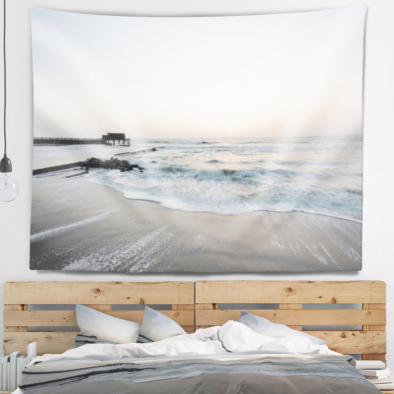 Plage bleu serene avec tapisserie soleil blanc, H 32 po x l 39 po