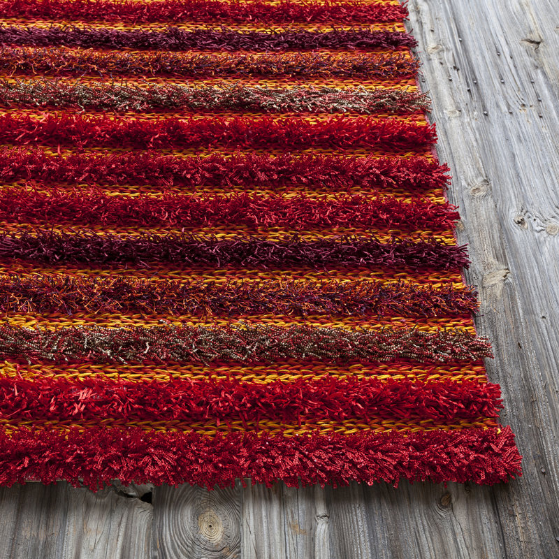 Tapis en polyester tissé à la main rouge, bourgogne et jaune Gherardo, 7 pi 9 po x 10 pi 6 po