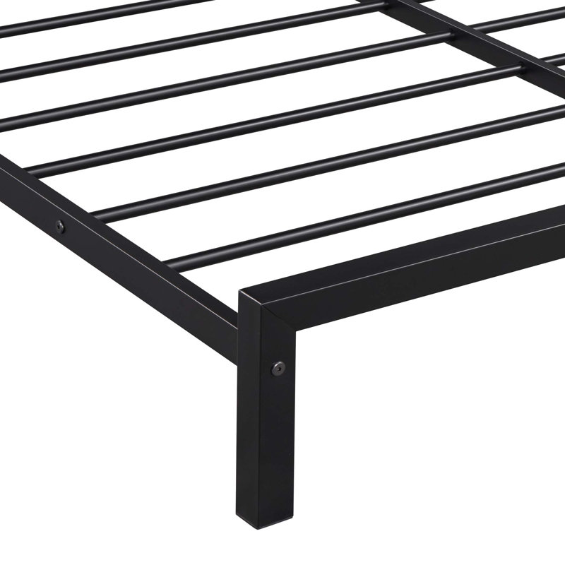Lit plateforme en métal avec tête de lit en forme de maison
