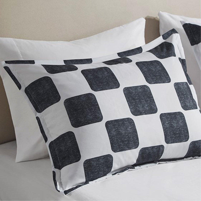 Checkered Comforter Set, Twin Comforter + 3 Additional Pieces