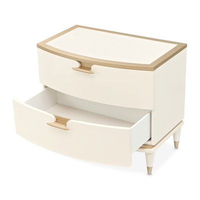 La Terrazza Nightstand, Large - Creamy Pearl