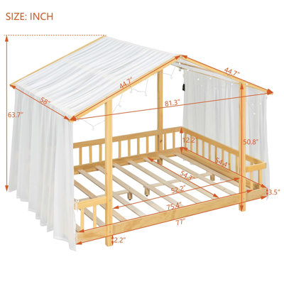 Lit plateforme double avec baldaquin en tissu transparent et guirlande lumineuse, naturel