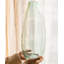Vase de table en verre vert-368303149