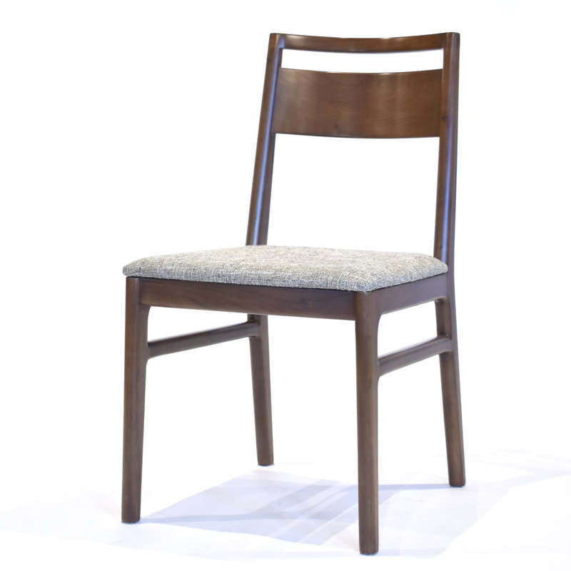 Chaise en bois massif 