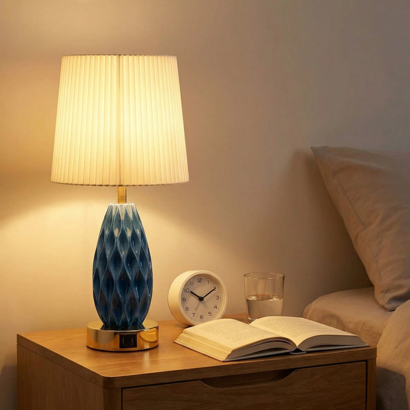 Lampe de table en résine texturée bleu Coastal, Bleu