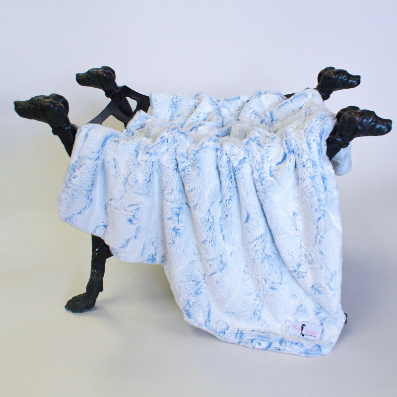 Couverture en polyester Whisper Dog, Lotus bleu, 58 po x 58 po