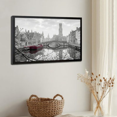 Toile noire encadrée en bois noir pour salon, chambre à coucher, bureau ou vestibule - décoration murale décorative avec canal de la ville