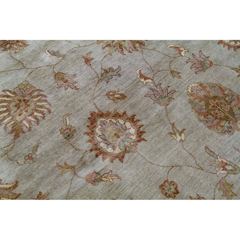 Tapis gris et ivoire noué à la main de haute qualité