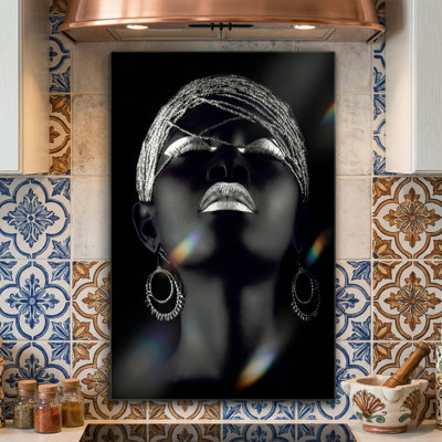 Amani Ethereal Gaze - Portrait of a Woman, impression sur verre trempé
