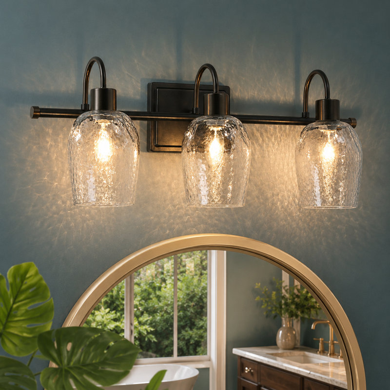 Éclairage de salle de bain à intensité variable 3 lumières avec abat-jour en verre martelé Aedan