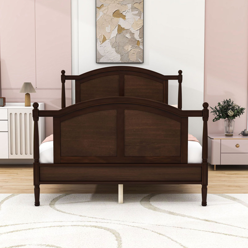 Lit plateforme en bois avec tête et pied de lit à panneau arqué, Full, Walnut
