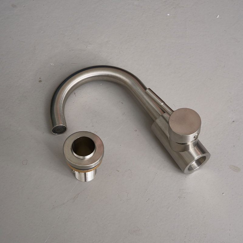 Metro Lane Kitchen Faucet