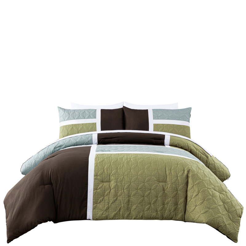 7-Piece Patchwork Bed in a Bag Comforter Set with Sheets, California King Comforter + 6 Additional Pieces