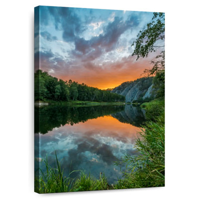 La rivière blanche au coucher du soleil