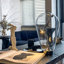 Petite lampe de table moderne en métal argenté avec abat-jour en verre pour le salon de la chambre à coucher, ampoule incluse