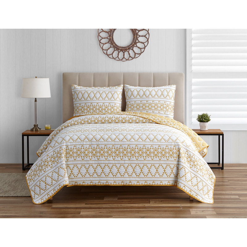 DESIGN STUDIO Kai Tribal All-Season Soft Woven Matelasse Jacquard Reversible Cotton Blend Quilt Set, Mustard