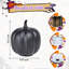 Ornement en forme de citrouille d'Halloween en verre noir avec rayures dorées brillantes et lumières DEL intégrées pour Spooky - décor chic