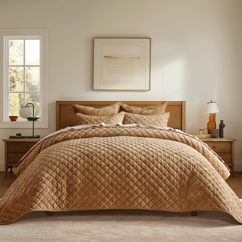 Luxury Diamond Crushed Velvet Quilt Set, King Quilt + 2 King Shams, Gold Yellow