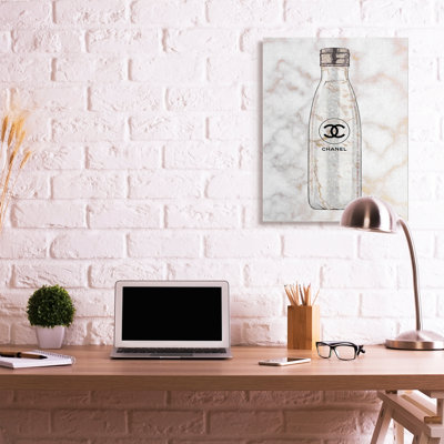 Bouteille d'eau Glam Fashion sur marbre