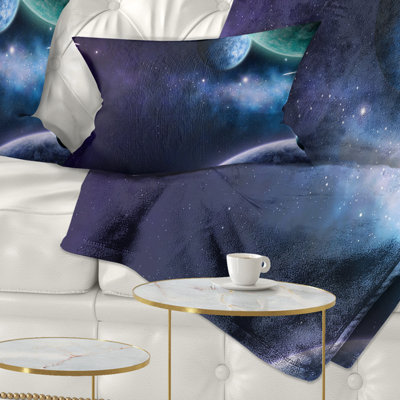 Coussin décoratif bleu et mauve à imprimé paysage