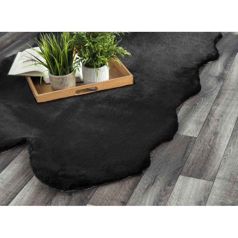 Tapis noir en fourrure de faux lapin Putnam