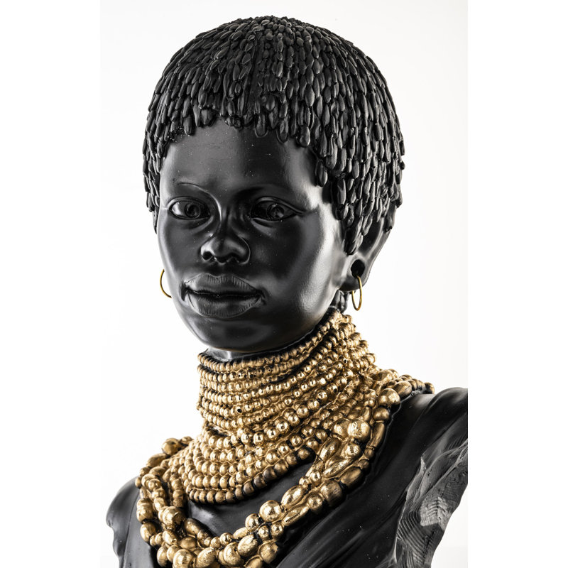 Aliiyah People Bust