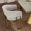 Chaise de salle à manger avec accoudoirs, chaise de salle à manger en forme de tonneau Boucle Barrel blanc de luxe avec pieds en U brossés pour la cuisine, la chambre à coucher et la salle de maquillage