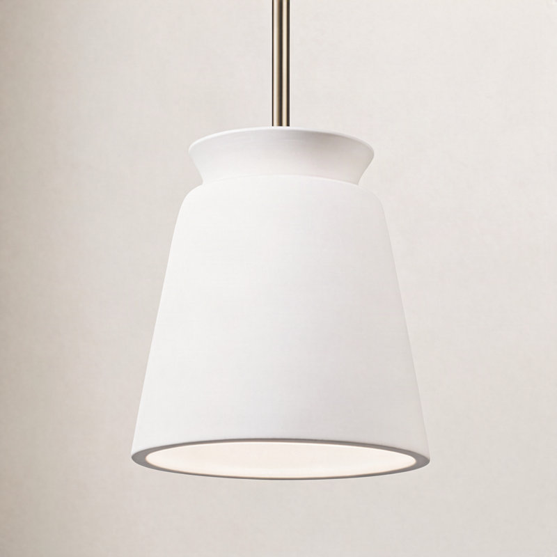 Luminaire suspendu conique à 1 lumière Logan, Bisque, Laiton antique, Incandescente (non incluse)