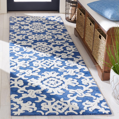 Vicksburg Blossom 104 Area Rug In Navy / Ivory