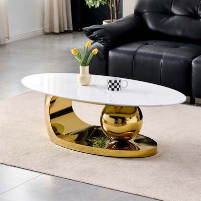 Table basse ovale en faux marbre de 51,20 pouces avec base en acier inoxydable doré, parfaite pour les salons modernes et élégants