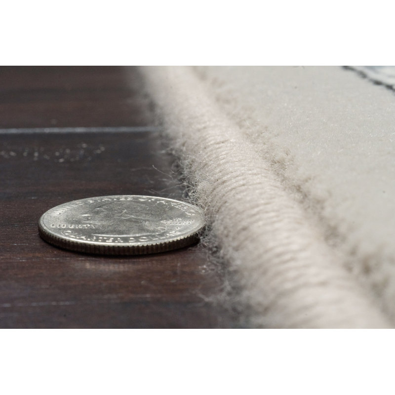 Tapis oriental gris clair / crème Attell, Rectangle 6 pi 7 po x 9 pi 6 po