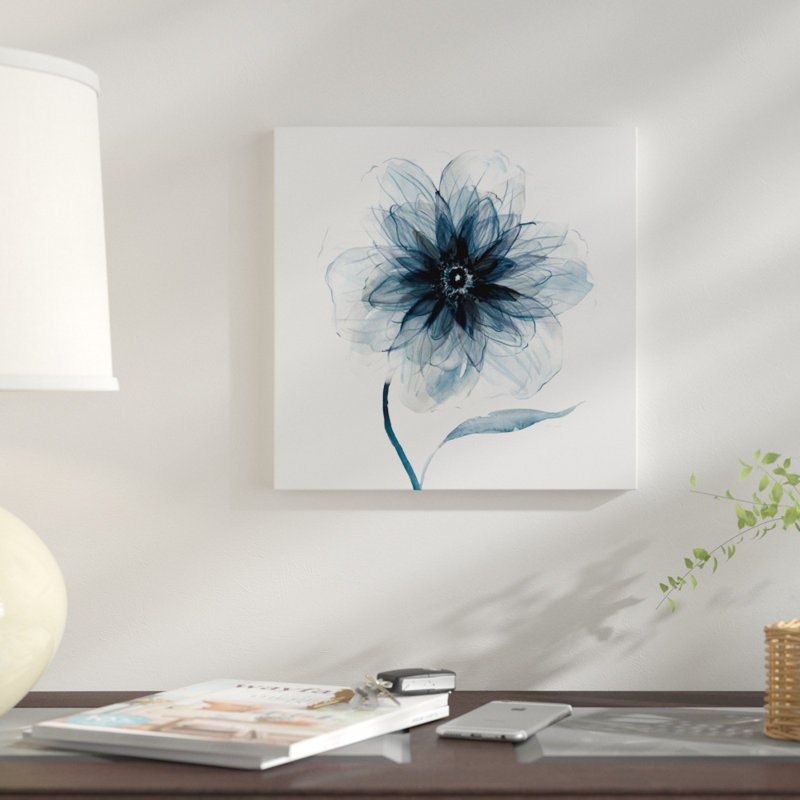 Indigo Bloom III par Carol Robinson - estampe numérique sur toile tendue avec châssis, H 12 po x l 12 po x P 1,5 po