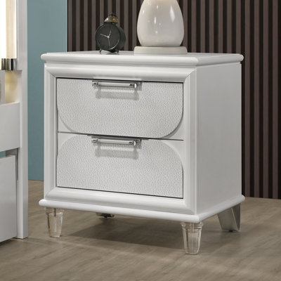 Armoire de chevet blanc perle avec 2 tiroirs, pieds et panneaux en métal pour la chambre à coucher