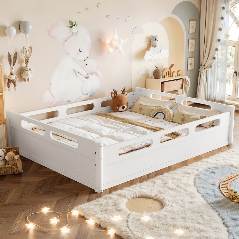 Lit plateforme grand format avec garde-corps pleine longueur, base de lit grand profil bas avec support à lattes de bois, aucun sommier tapissier requis, blanc