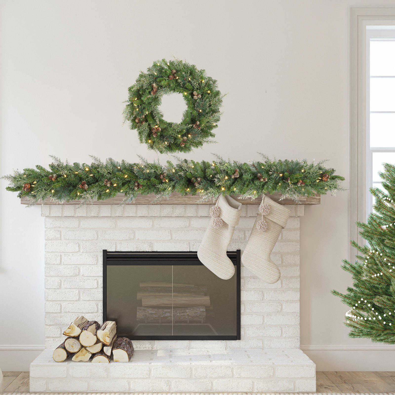 24" Bergen Pre-Lit Wreath