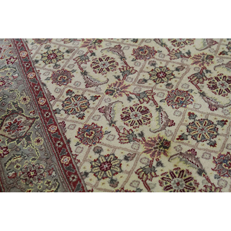 Tapis ivoire et vert clair noué à la main de haute qualité